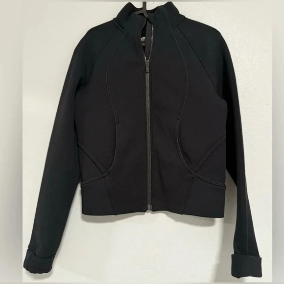 Lululemon size 6 black zip up stretchy bomber jacket with breathable mesh - Picture 2 of 6